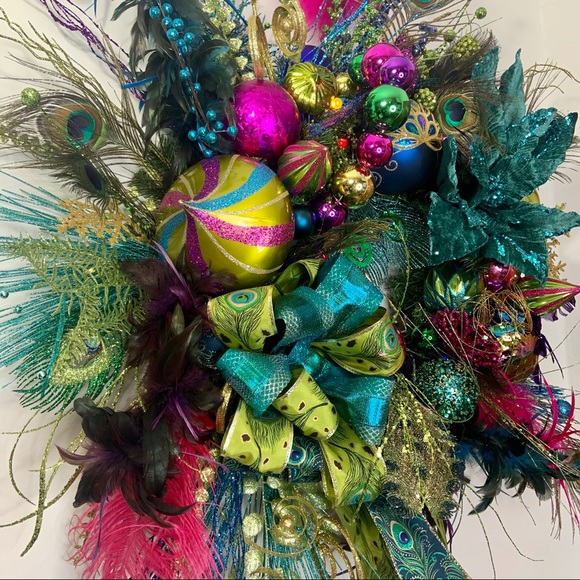 Peacock Contemporary Christmas Wreath With Lights - Picture 2 of 11